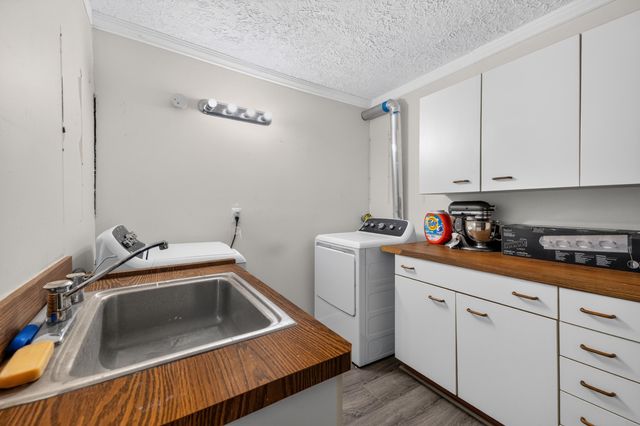 16657 Kennebec Street, Southgate, MI 48195