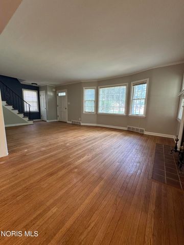 2811 Kenwood Boulevard, Toledo, OH 43606