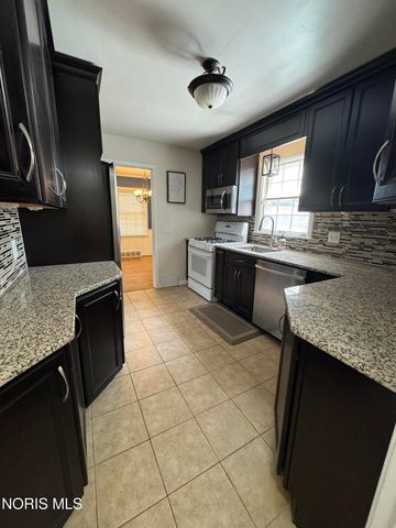 2811 Kenwood Boulevard, Toledo, OH 43606