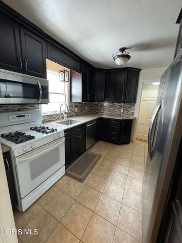 2811 Kenwood Boulevard, Toledo, OH 43606