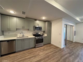 1025 S Berendo Street 404, Los Angeles, CA 90006