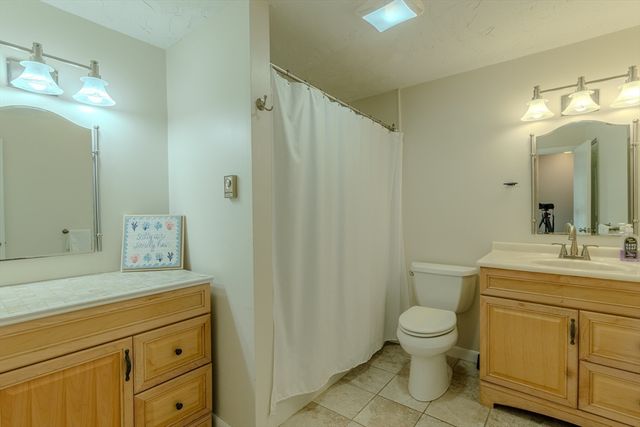 27 Surrey Lane 27, Bourne, MA 02532