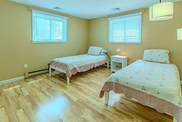 27 Surrey Lane 27, Bourne, MA 02532