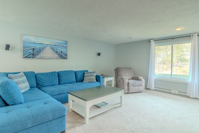 27 Surrey Lane 27, Bourne, MA 02532