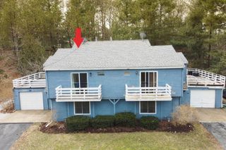 27 Surrey Lane 27, Bourne, MA 02532