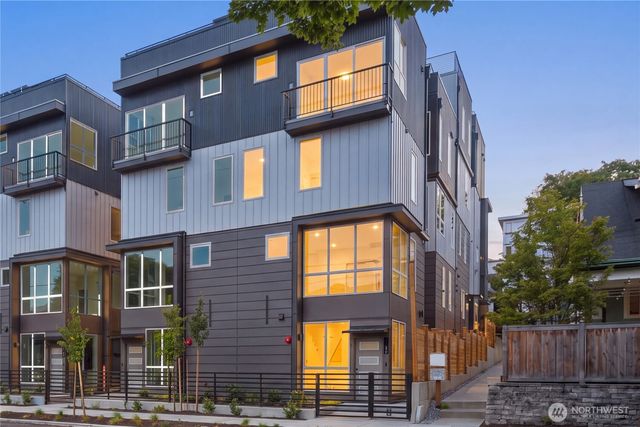 2328 D Franklin Avenue E, Seattle, WA 98102