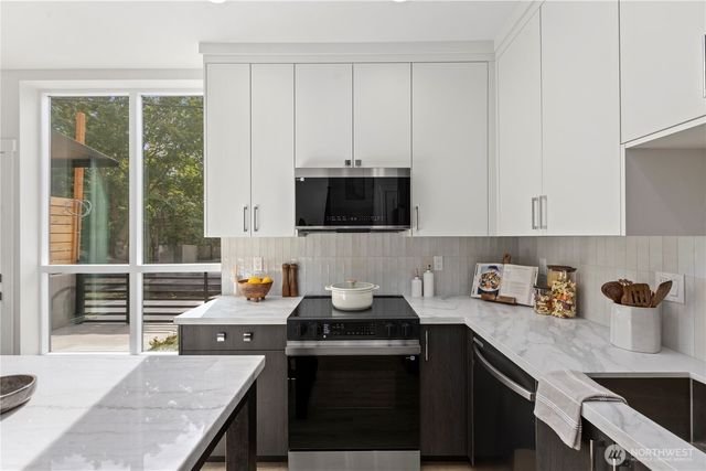 2328 D Franklin Avenue E, Seattle, WA 98102