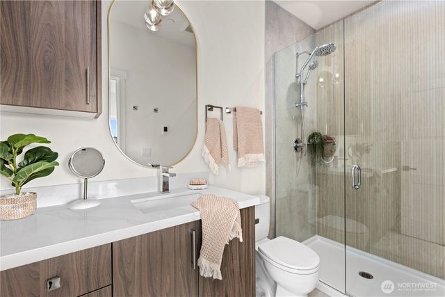 2328 D Franklin Avenue E, Seattle, WA 98102