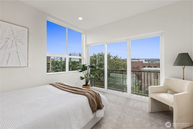 2328 D Franklin Avenue E, Seattle, WA 98102