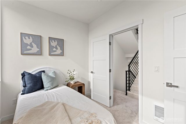 2328 D Franklin Avenue E, Seattle, WA 98102