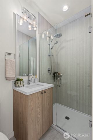2328 D Franklin Avenue E, Seattle, WA 98102