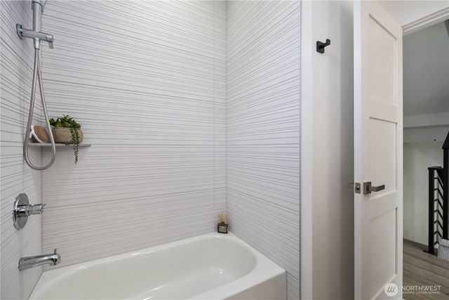 2328 D Franklin Avenue E, Seattle, WA 98102