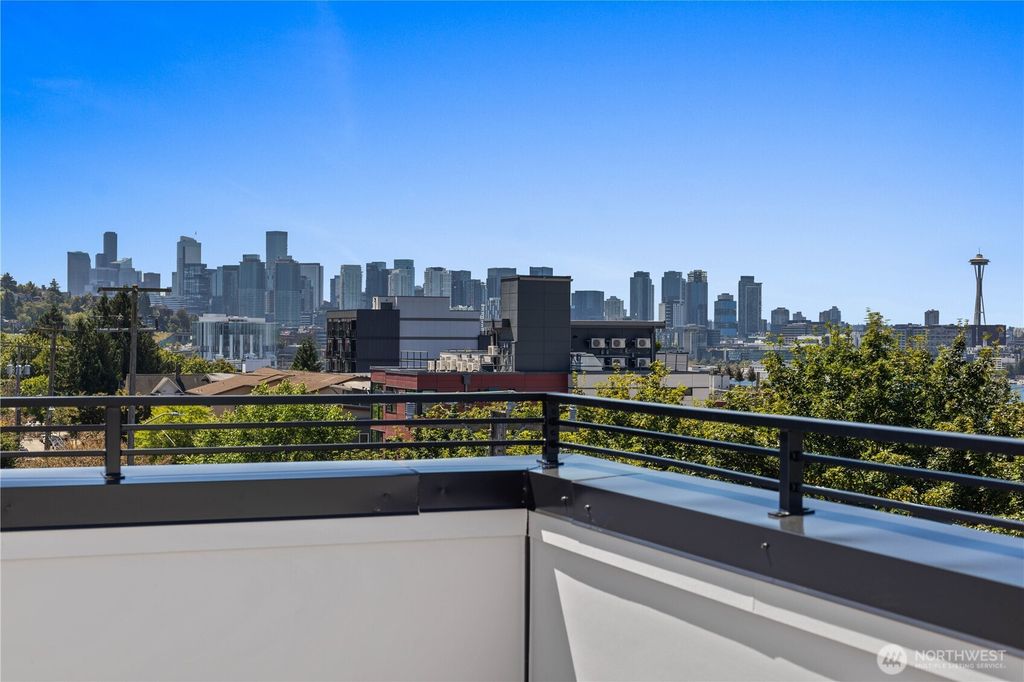 2328 D Franklin Avenue E, Seattle, WA 98102