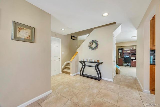 436 8th Street, Bohemia, NY 11716