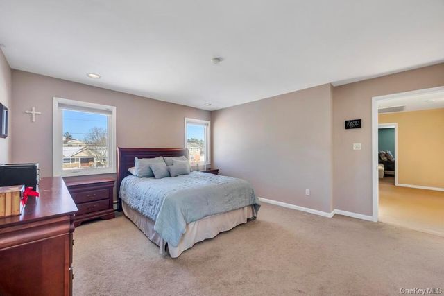 436 8th Street, Bohemia, NY 11716