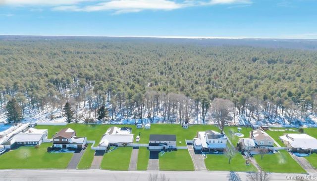 436 8th Street, Bohemia, NY 11716