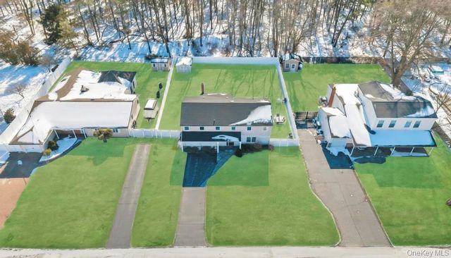 436 8th Street, Bohemia, NY 11716