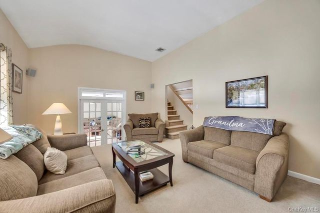 436 8th Street, Bohemia, NY 11716