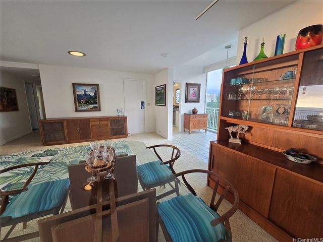 2969 Kalakaua Avenue 401, Honolulu, HI 96815