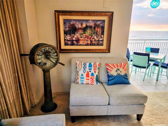 2969 Kalakaua Avenue 401, Honolulu, HI 96815