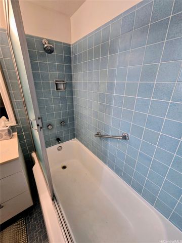 2969 Kalakaua Avenue 401, Honolulu, HI 96815