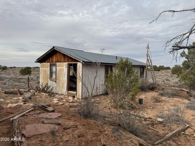 75 N County Road, Chambers, AZ 86502