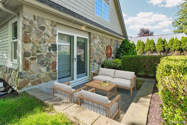 9350 Silverside, South Lyon, MI 48178