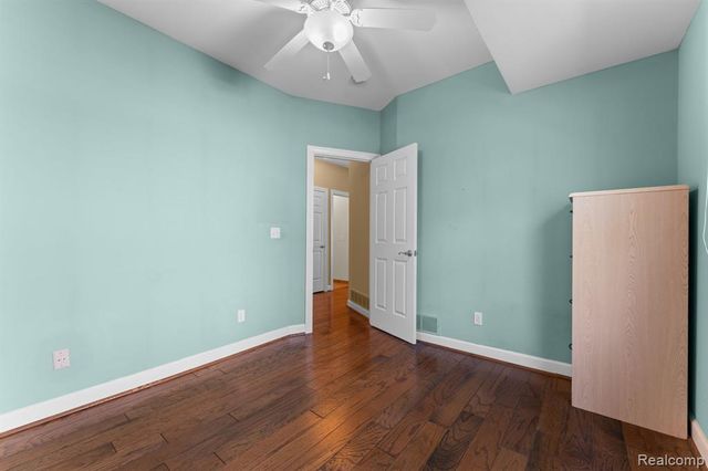 9350 Silverside, South Lyon, MI 48178