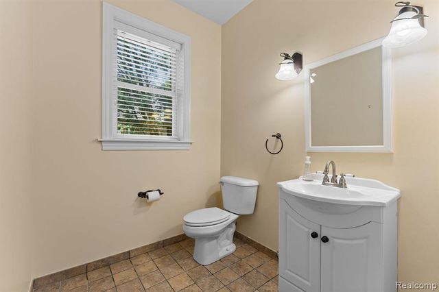 9350 Silverside, South Lyon, MI 48178