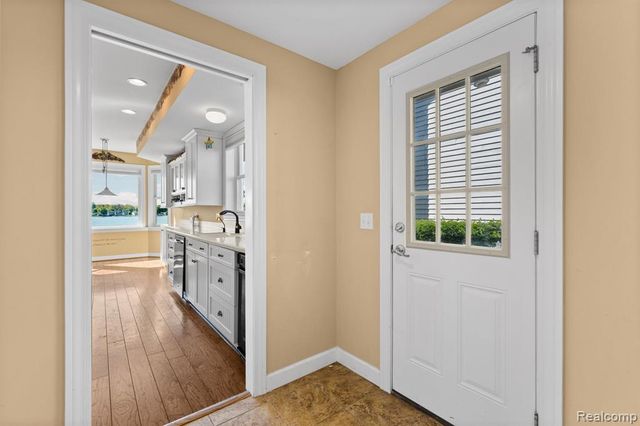 9350 Silverside, South Lyon, MI 48178