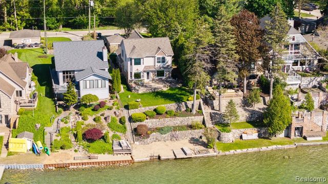 9350 Silverside, South Lyon, MI 48178