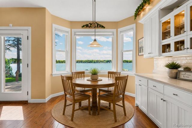 9350 Silverside, South Lyon, MI 48178
