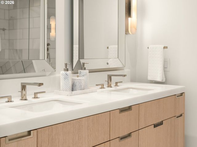 550 Sw 10TH Ave 2405, Portland, OR 97205