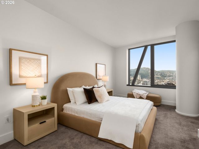 550 Sw 10TH Ave 2405, Portland, OR 97205