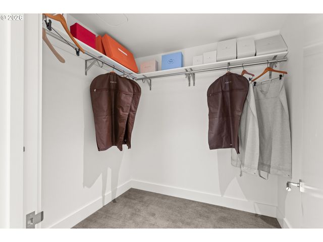 550 Sw 10TH Ave 2405, Portland, OR 97205