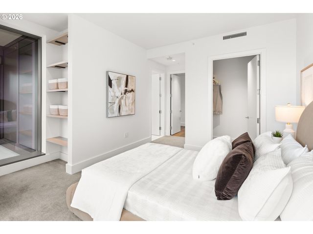 550 Sw 10TH Ave 2405, Portland, OR 97205