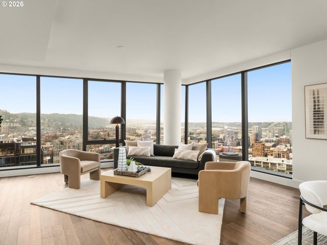 550 Sw 10TH Ave 2405, Portland, OR 97205