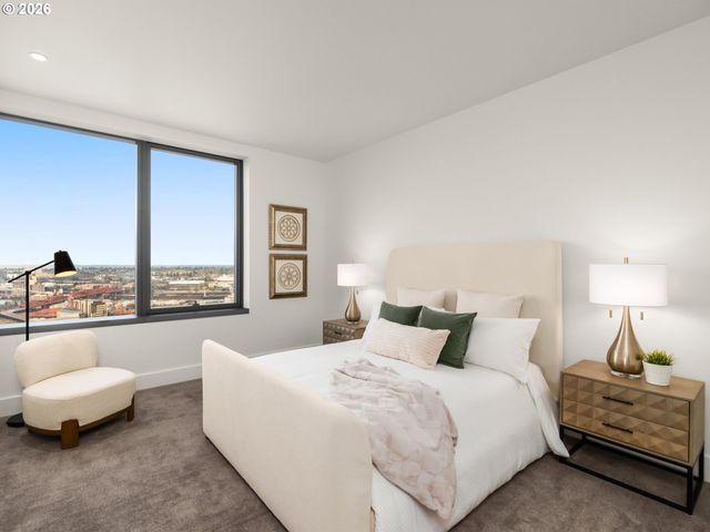 550 Sw 10TH Ave 2405, Portland, OR 97205