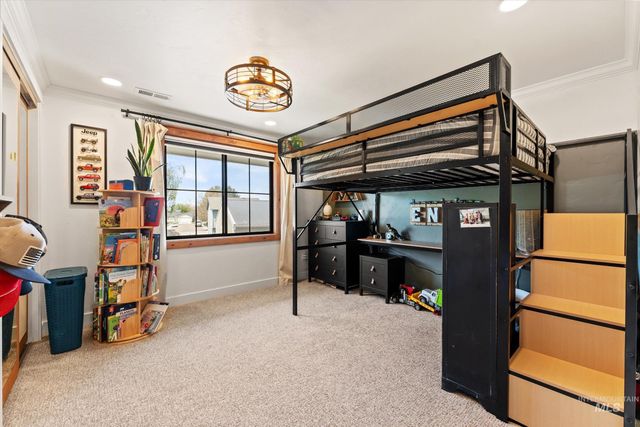 821 S Cove Ln, Nampa, ID 83686