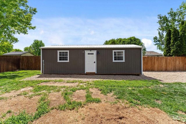 821 S Cove Ln, Nampa, ID 83686