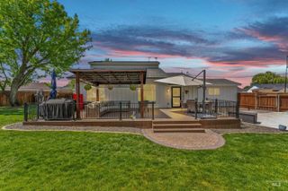 821 S Cove Ln, Nampa, ID 83686