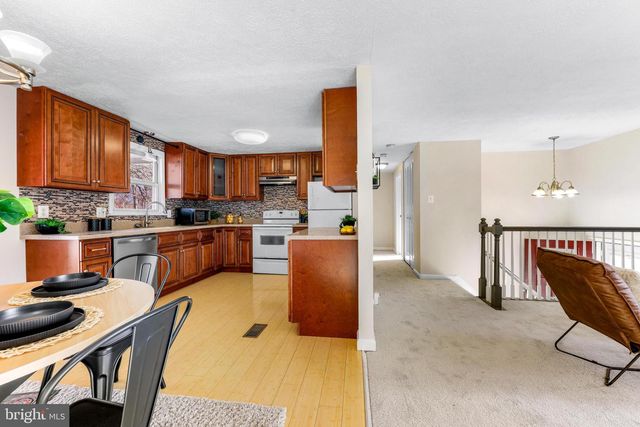 221 ANTIETAM RD, Essex, MD 21221