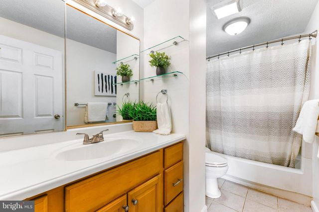 221 ANTIETAM RD, Essex, MD 21221