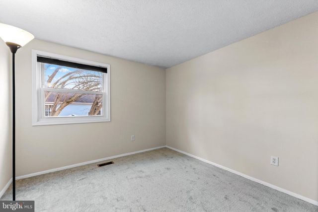 221 ANTIETAM RD, Essex, MD 21221