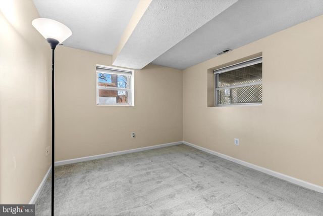 221 ANTIETAM RD, Essex, MD 21221