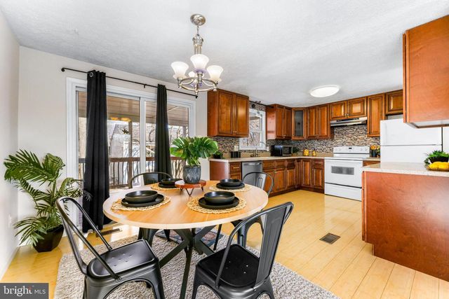 221 ANTIETAM RD, Essex, MD 21221