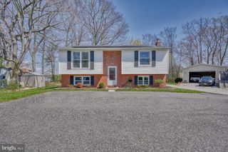 221 ANTIETAM RD, Essex, MD 21221