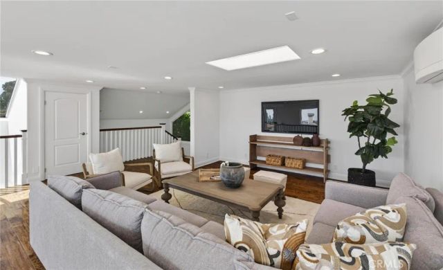 818 N Juanita B, Redondo Beach, CA 90277