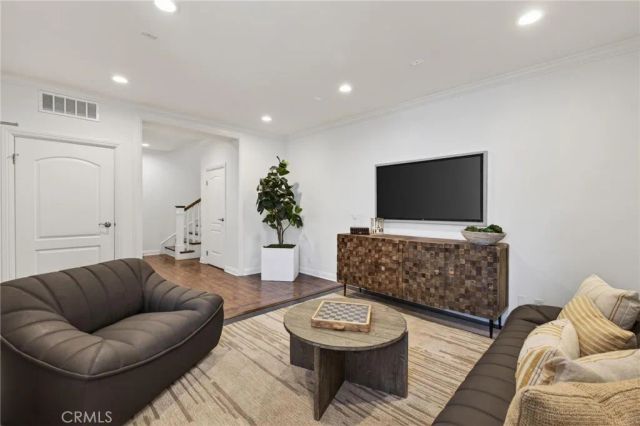 818 N Juanita B, Redondo Beach, CA 90277