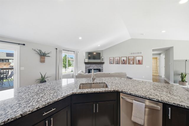 112 NE Megan Avenue, Elkhart, IA 50073